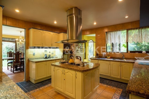 Imagen 5 de 16 de Las Brisas , Elegante Casa Con Espectac