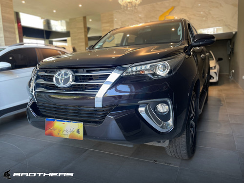 Toyota Hilux Sw4 2.8 Srx 177cv 4x4 7as At
