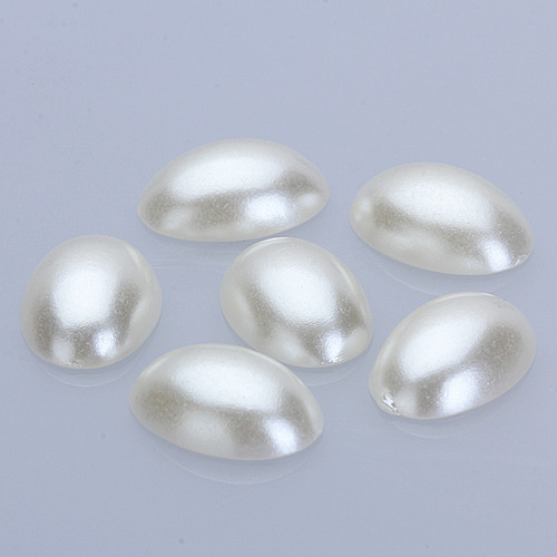 50 De Plástico Con Plano De Cabujón Ovalado De 14 X 10 Mm.