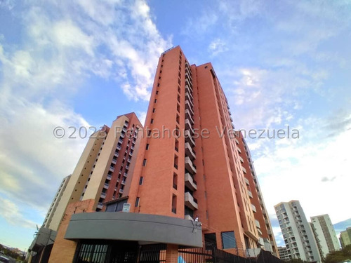 Moderno Apartamento En Venta Este De Barquisimeto. Con Pozo Profundo Y Planta Eléctrica Triangulo Del Este. 24-2153 As-s