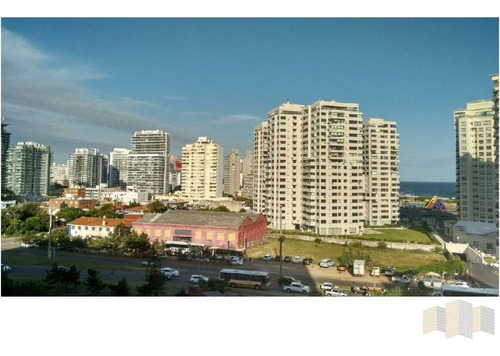Imagen 5 de 9 de Frente Al Mar