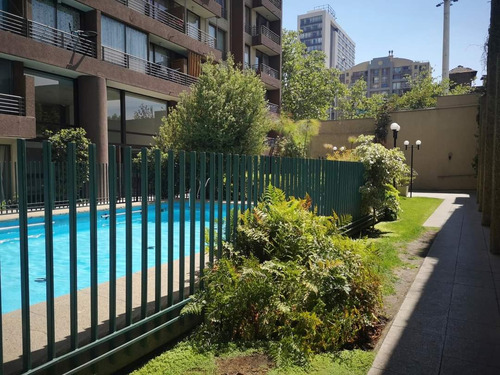 Vende Lindo Depto En Stgo A Pasos De Locomoción 2d2b 57mt2