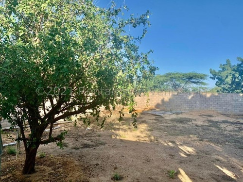Imagen 8 de 10 de Casa En Venta En San Rafael. Punto Fijo