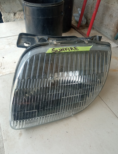 Faro Izquierdo De Pontiac Sunfire 2000-2002 (Usado)