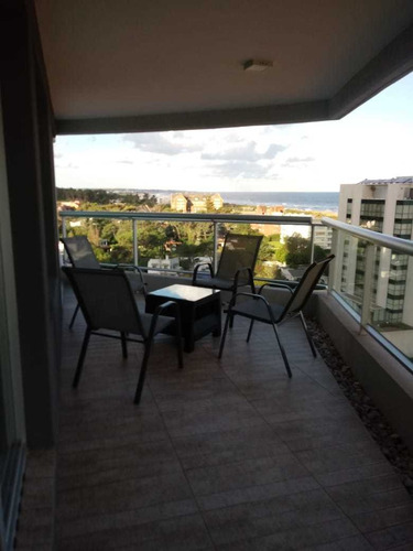 Imagen 5 de 14 de Look Brava, Parada 10, Playa Brava Punta Del Este