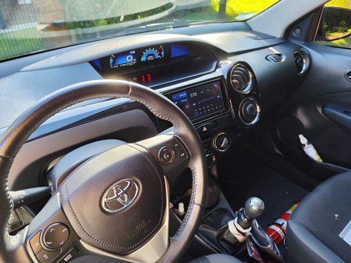 Toyota Etios 1.5 xls pack mt6