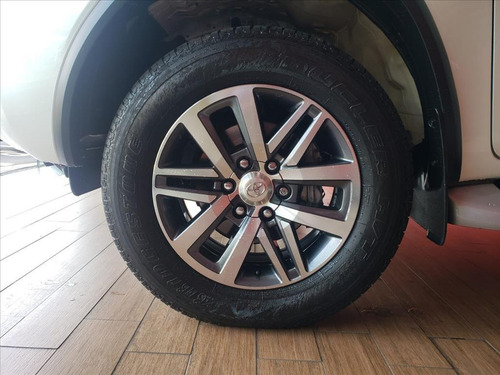 Imagem 10 de 10 de Hilux Sw4 2.8 Srx 4x4 7 Lugares 16v Turbo Intercooler Diese