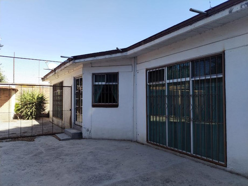 Casa En Venta En Colonia La Virgen, Metepec, Estado De México