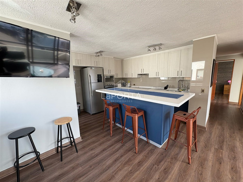 Departamento En Arriendo De 2d/2b. En Las Condes / 1e/1 Bod.