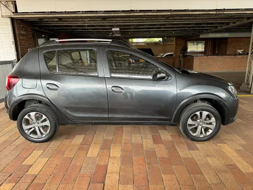 Renault Stepway 1.6 Intense Automática