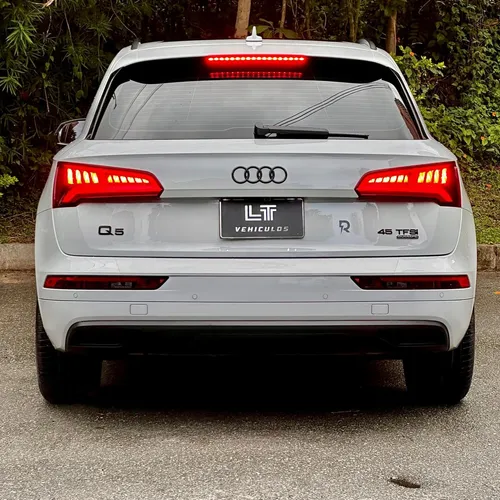 Audi Q5 TFSI QUATTRO BLACK