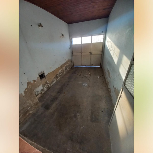Casa En Venta - 2 Dormitorios 1 Baño - Cochera - 360mts2 - San Carlos De Bolívar