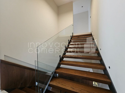 Casa En Venta En Misión San Jerónimo Con Acabados De Lujo