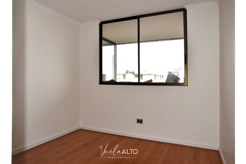 Depto. En Venta 3 Dormitorios Las Condes/ Impecable / Vista