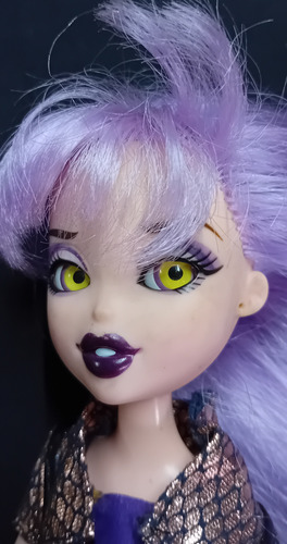 Muñeca Bratzillaz Yasmina Clairvoya (Usado)