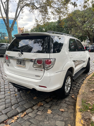 Toyota Hilux SW4 3.0 Srv Cuero I 171cv 4x4 5at