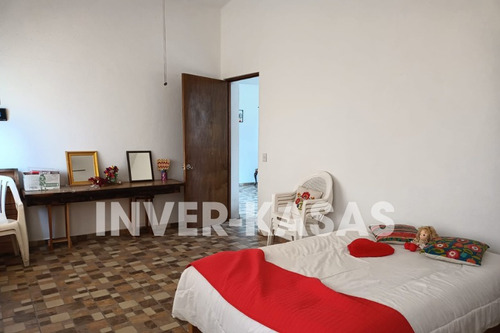 Se Vende Excelente Terreno Con Construcción En Altos De Oaxtepec