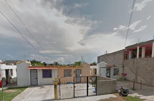 Venta De Casa En Calle San Carlos, Fracc. Santa Fé, Nayarit Recuperacion Bancaria Laab2