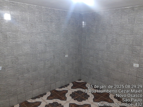 Casa 02 Cômodos , Sendo Uma Suíte , Cozinha E Área Se Servço