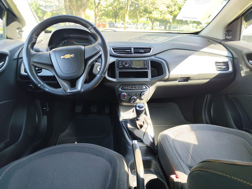 Chevrolet Onix Hatch 1.4 4P FLEX LT