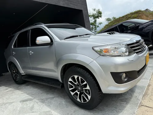 Toyota Fortuner 3.0 Sr5