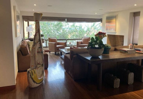 Bogotá, Vendo Apartamento Remodelado En Rosales De 300 Mts