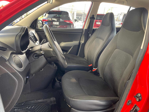 Imagen 8 de 14 de Dodge I10 2014 1.1 Gls Safety Mt