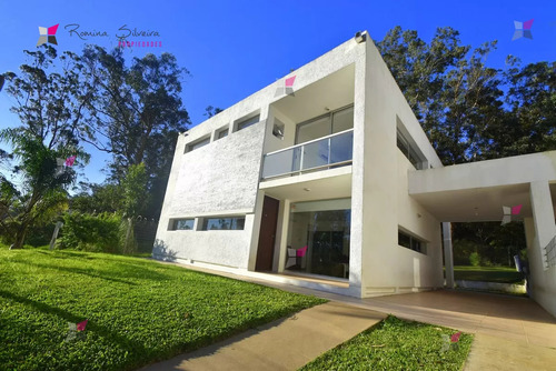 Venta De Casa De 2 Dormitorios En Rincon Del Indio Punta Del Este 