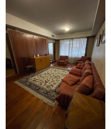 Imagen 3 de 15 de Venta - Casa En Dos Plantas En Calle Mariano Acosta Al 300