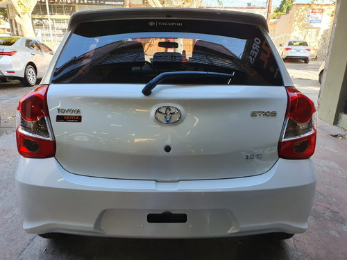 Imagen 6 de 20 de Toyota Etios X 1.5 0km 2023
