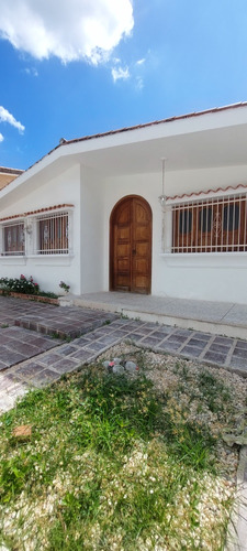 Casa En Venta Trigal Sur, A Pocos Pasos Del Trigaleña Plaza