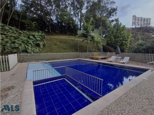 Casa Completamente Remodelada En El Campestre(mls#255908)