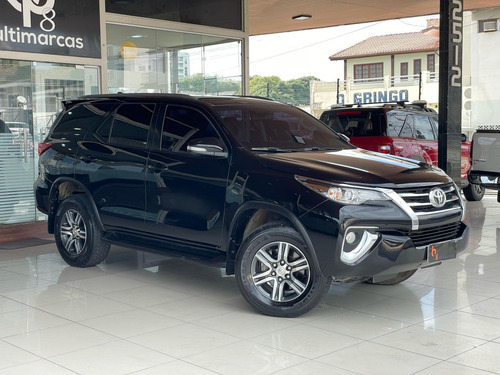 Toyota Hilux SW4 Hilux SW4 SR 4x2 2.7/ 2.7 Flex 16V Aut.
