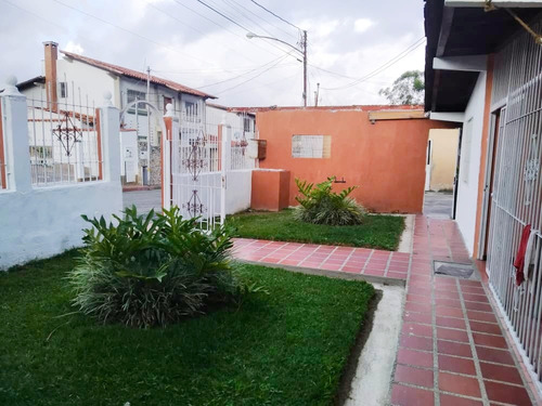 Imagen 2 de 12 de Casa En Venta Urb Colinas De Carrizal Edo Miranda