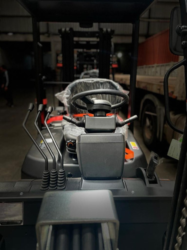 Imagen 12 de 25 de Autoelevador 3tn Diesel Motor Nissan Td27 Japonés Autom. Okm