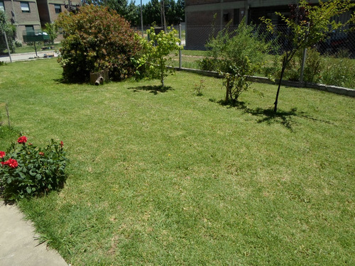 Oportunidad Apto Banco Departamento Gonnet P.b. 2 Dormitorios Espacio Verde ComĂșn + Espacio Auto