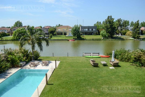 Casa A La Laguna Central Con 3 Dormitorios En Venta En Santa Barbara