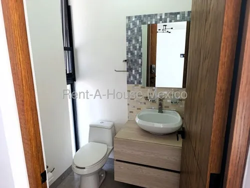 Zákia, Renta - Casa Con Cuarto De Tv, 3 Recámaras, Amenidades