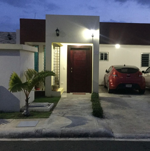 Imagen 2 de 5 de Casa En Venta En Proyecto Cerrado Con Piscina,sgo Kgc-105
