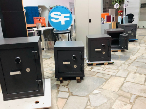 Caja Fuerte Tesoro Seguridad Combinación Numerica O Digital