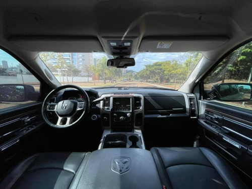 Imagem 2 de 15 de Dodge Ram 2.500 Laramie 2017 Diesel Segundo Dono