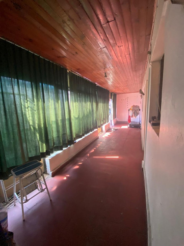 En Venta Casa. Un Piso, 4d, 2b, Comuna De Santiago