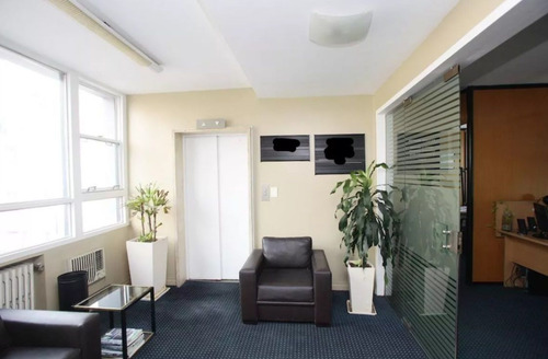 Av Rivadavia 700 Monserrat Oficina U$170.000