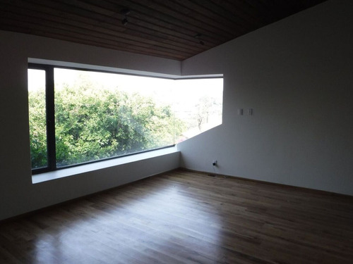 Casa Recien Remodelada A Una Cuadra De Monte Libano
