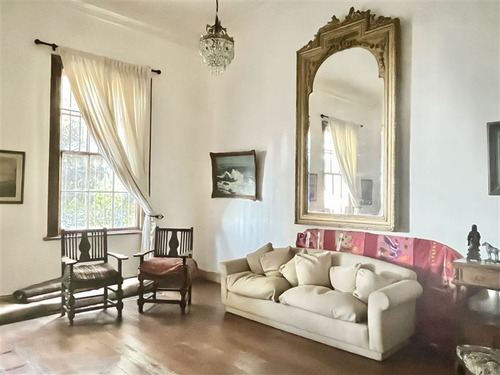 Casa En Venta De 6 Dorm. En Valparaíso