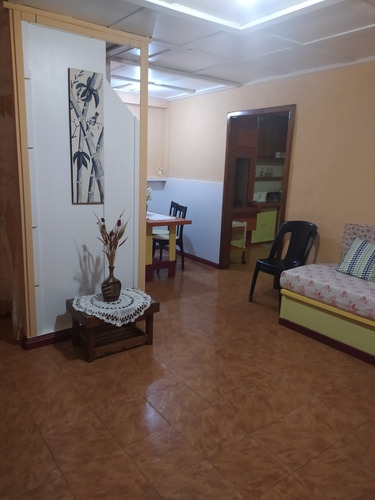 Imagen 4 de 16 de Casa Muy Buena Ubicación, 5 Ambientes Y Dependencias.