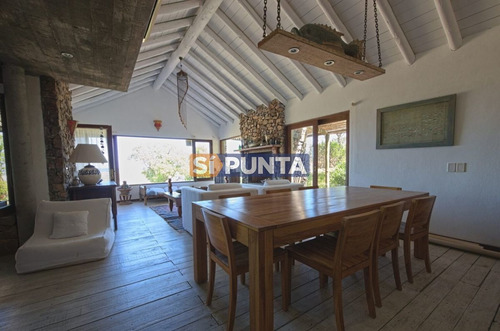 Imagen 3 de 30 de Casa En Venta De 4 Dormitorios En Punta Piedras A Metros Del Mar