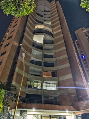 Apartamento Amoblado En Exclusiva Zona De Valencia, Urb. Las Chimeneas Celimar Solorzano