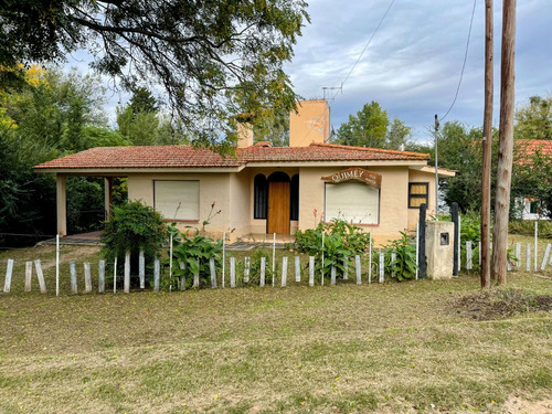 Casa En Venta 3 Dormitorios, 2 Baños. Bº Lago Azul, Parque Siquiman, Cordoba. 