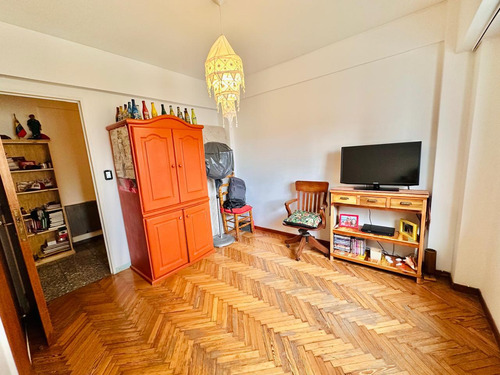 Departamento En Avenida Juan Bautista Alberdi 200